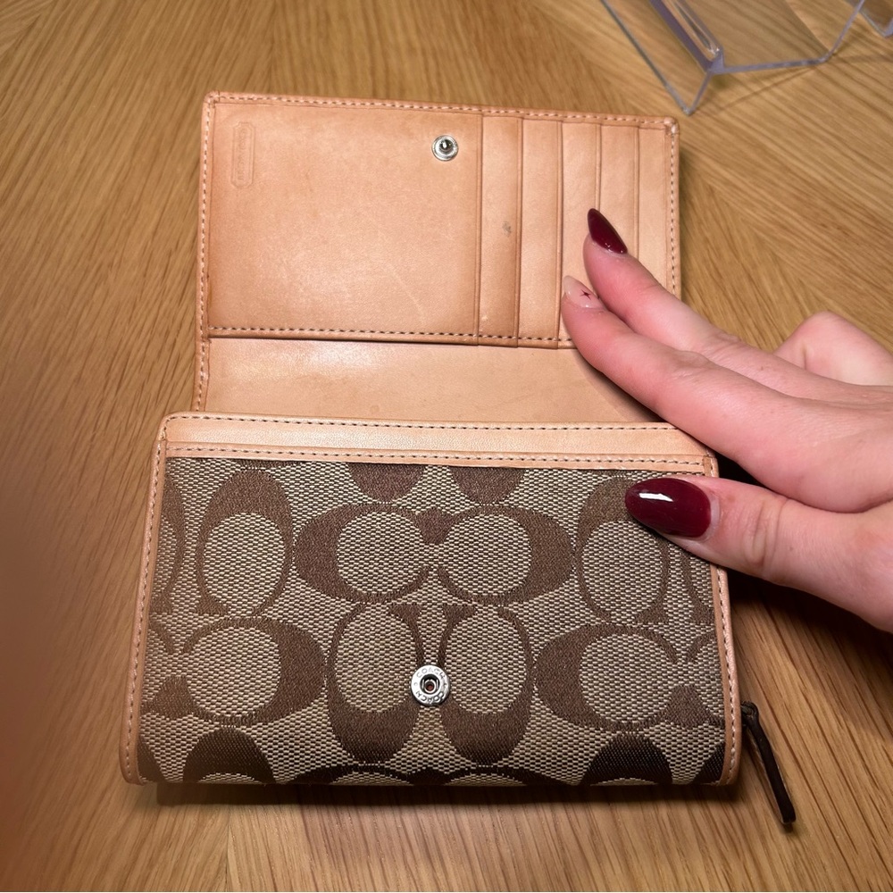 Vintage Coach Signature Canvas Hamptons Wallet - Picture 5 of 12